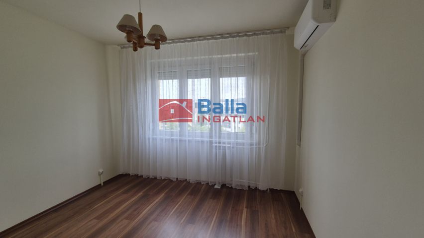 XI. Kerület (Kelenföld) - Kelenföld:  54 m²-es társasházi lakás   (260'000 ,- Ft)
