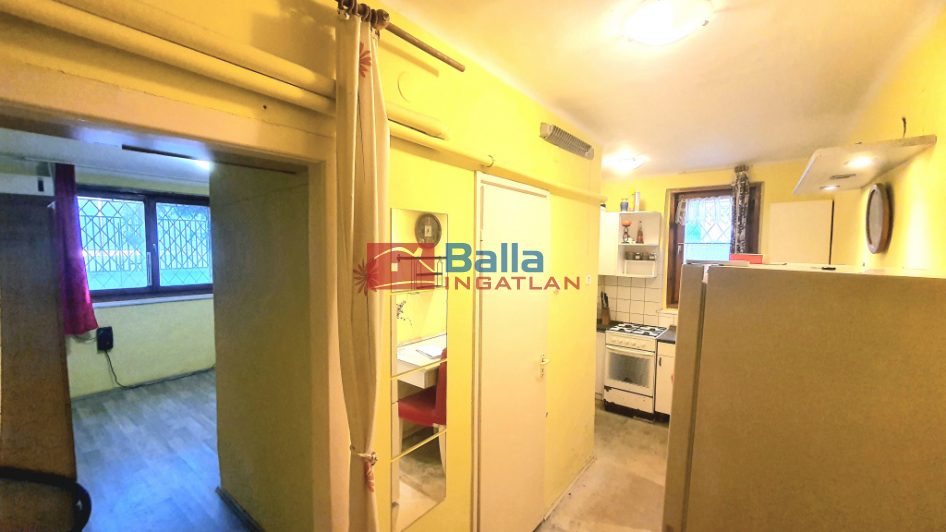 XI. Kerület (Lágymányos) - SÁRBOGÁRDI utca:  32 m&sup2;-es társasházi lakás   (35'900'000 ,- Ft)