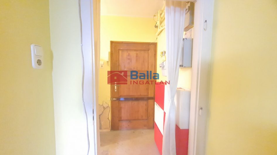 XI. Kerület (Lágymányos) - SÁRBOGÁRDI utca:  32 m&sup2;-es társasházi lakás   (35'900'000 ,- Ft)