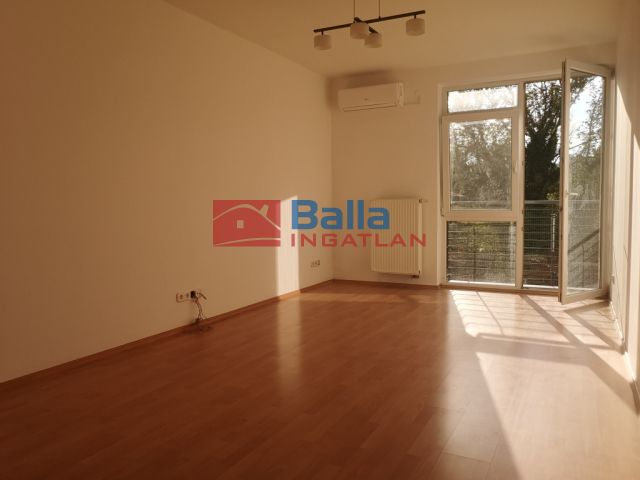 XIII. Kerület (Angyalföld) - Kerekes utca:  45 m&sup2;-es társasházi lakás   (170'000 ,- Ft)