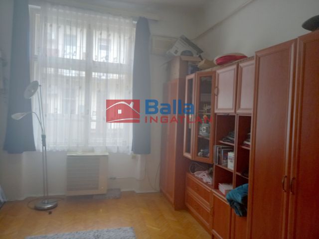 XIII. Kerület (Angyalföld) - Szent László út:  33 m²-es társasházi lakás