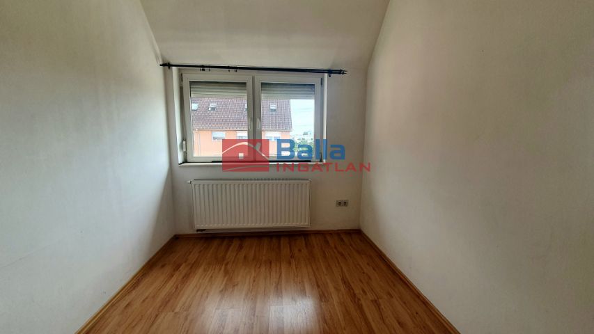 XIII. Kerület (Angyalföld) - Szent László utca:  34 m²-es társasházi lakás   (58'400'000 ,- Ft)