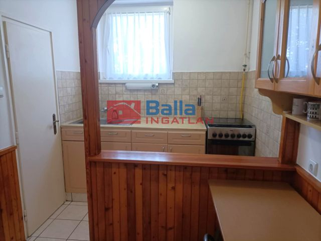 XIII. Kerület (Göncz Árpád városközpont) - Jakab József utca:  57 m²-es társasházi lakás   (250'000 ,- Ft)