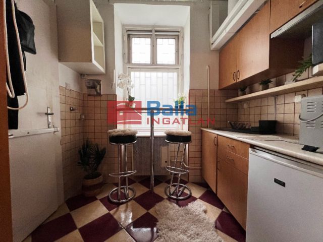XIII. Kerület (Göncz Árpád városközpont) - Visegrádi utca:  9 m²-es társasházi lakás   (150'000 ,- Ft)