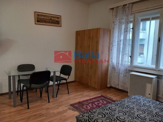 XIII. Kerület (Újlipótváros) - Tátra utca:  32 m&sup2;-es társasházi lakás   (190'000 ,- Ft)