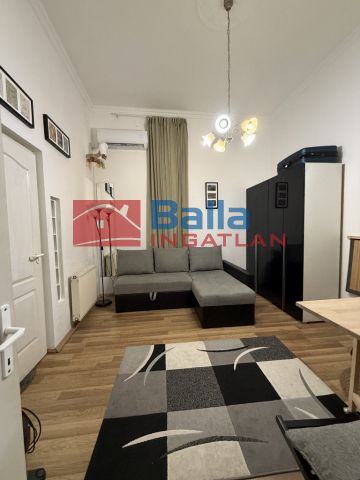 XIII. Kerület (Újlipótváros) - Visegrádi utca:  33 m²-es társasházi lakás   (52'000'000 ,- Ft)