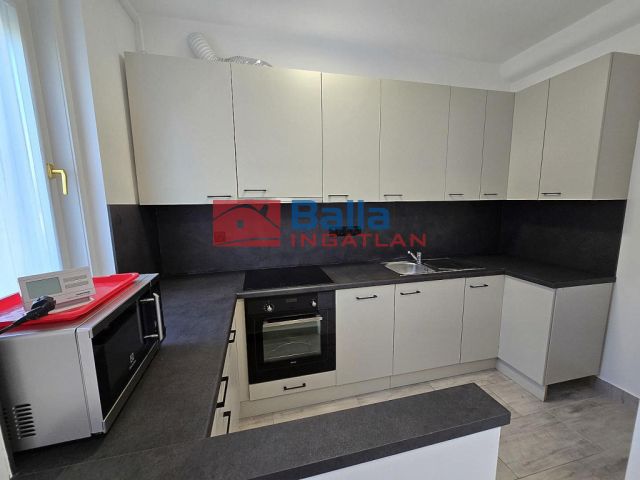 XIV. Kerület (Alsórákos) - Bazsarózsa utca:  54 m²-es társasházi lakás   (230'000 ,- Ft)