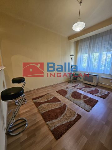 XIV. Kerület (Budapest) - Hungária körút:  33 m²-es társasházi lakás