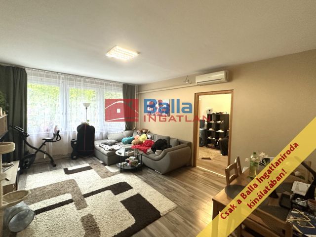 XIV. Kerület (Füredi lakótelep) - Dupla erkélyes Szentmihályi út:  81 m²-es társasházi lakás   (89'900'000 ,- Ft)