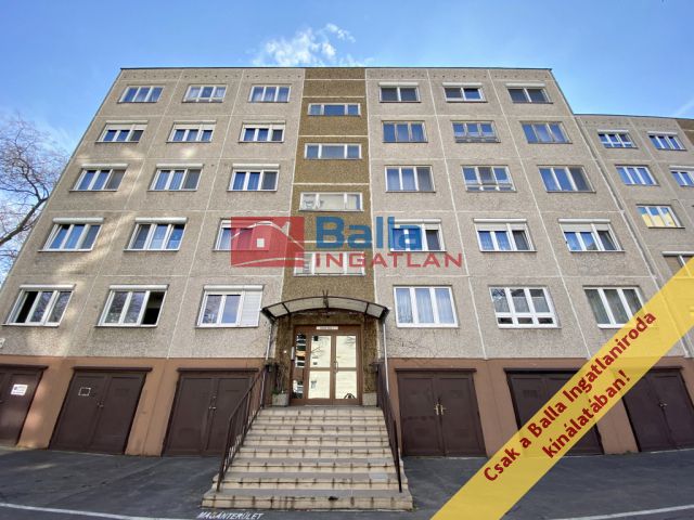 XIV. Kerület (Füredi lakótelep) - Füredi park:  79 m²-es társasházi lakás   (88'000'000 ,- Ft)