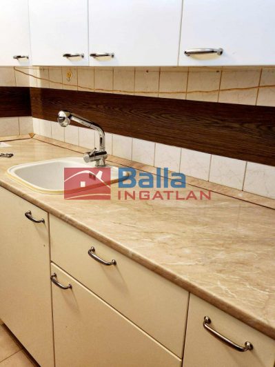 XIV. Kerület (Füredi lakótelep) - Ond vezér útja:  49 m&sup2;-es társasházi lakás   (200'000 ,- Ft)