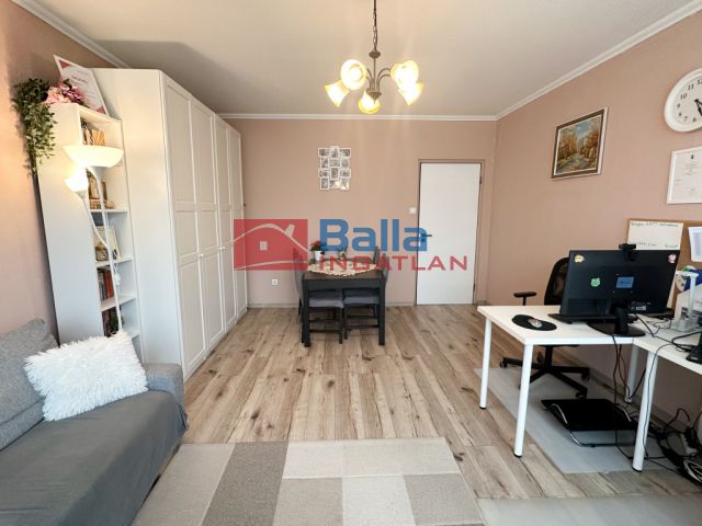 XIV. Kerület (Füredi lakótelep) - Szentmihályi út:  56 m²-es társasházi lakás   (67'500'000 ,- Ft)