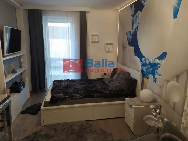 XIV. Kerület (Herminamező) - Bartl János utca:  53 m²-es társasházi lakás   (350'000 ,- Ft)