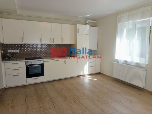 XIV. Kerület (Herminamező) - Dorozsmai utca:  60 m²-es társasházi lakás   (330'000 ,- Ft)