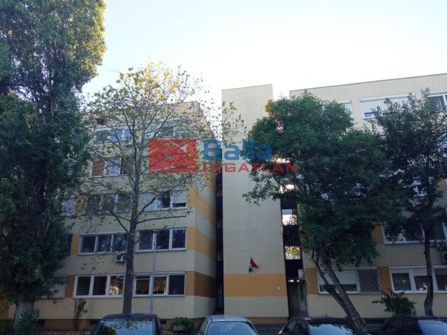 XIV. Kerület (Rákosfalva) - Gvadányi utca:  28 m²-es társasházi lakás   (40'500'000 ,- Ft)
