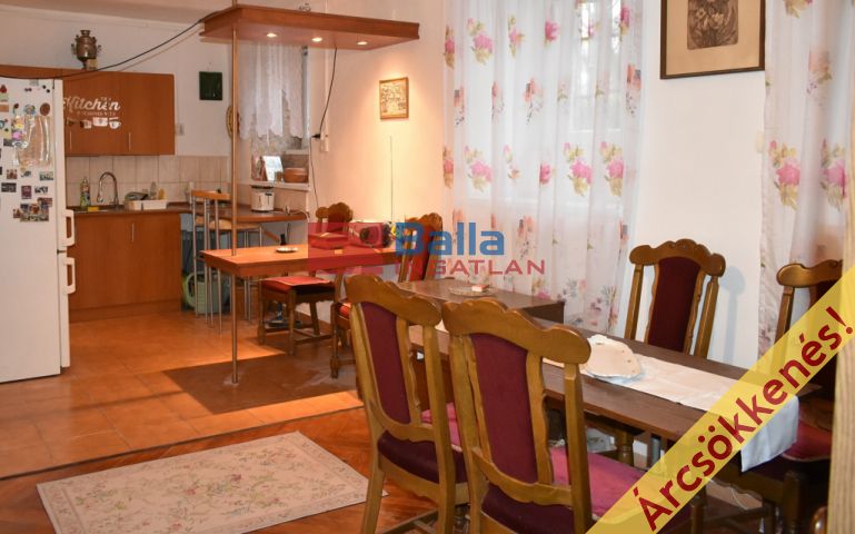 XIX. Kerület (Központ) - Templom  tér közelében:  46 m²-es társasházi lakás   (49'990'000 ,- Ft)