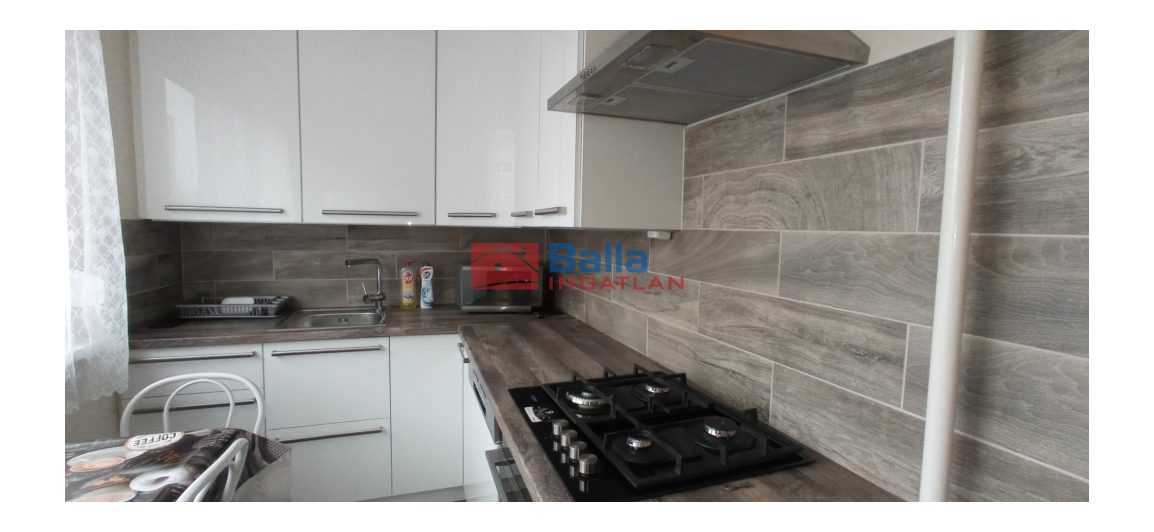 XIX. Kerület (Lakótelep) - Csokonai utcában:  59 m&sup2;-es társasházi lakás   (295'000 ,- Ft)