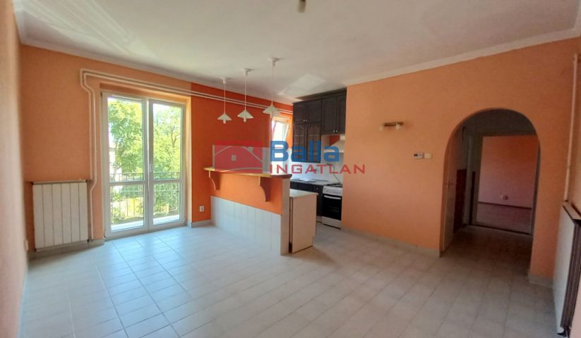 XV. Kerület (Pestújhely) - Pestújhely:  52 m²-es társasházi lakás   (64'900'000 ,- Ft)