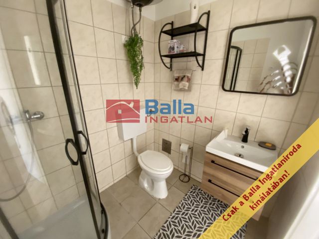 XV. Kerület (Rákospalota) - Pázmány Péter utca:  39 m²-es társasházi lakás   (48'000'000 ,- Ft)