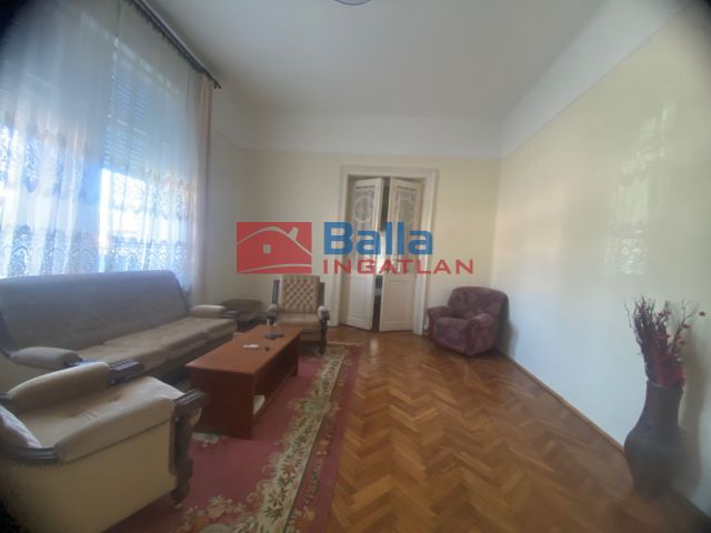 XV. Kerület (Rákospalota) - Szövőgyár utca:  93 m²-es társasházi lakás   (290'000 ,- Ft)