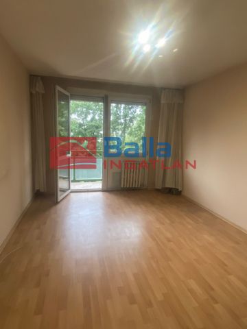 XV. Kerület (Újpalota) - Nyírpalota út:  55 m²-es társasházi lakás   (61'900'000 ,- Ft)