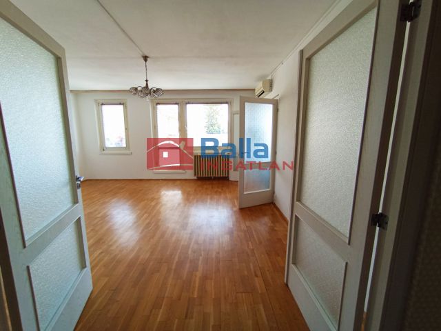 XVI. Kerület (Rákosszentmihály) - Bercsényi u utca:  67 m²-es társasházi lakás   (270'000 ,- Ft)