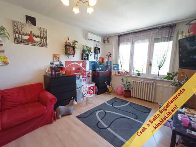 XVII. Kerület (Rákoskeresztúr) - Kaszáló utca:  49 m²-es társasházi lakás   (49'900'000 ,- Ft)