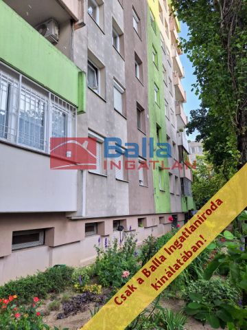 XVII. Kerület (Rákoskeresztúr) - Pesti út:  74 m²-es társasházi lakás