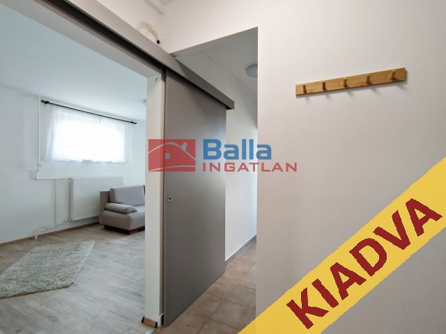XVII. Kerület (Rákoskeresztúr) - Pesti út:  36 m²-es társasházi lakás   (190'000 ,- Ft)