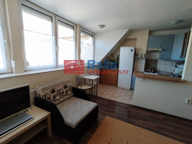 XVII. Kerület (Rákoskeresztúr) - Pesti utca:  35 m²-es társasházi lakás   (180'000 ,- Ft)