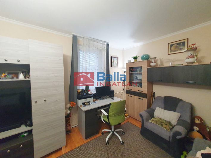 XVII. Kerület (Rákoskeresztúr) - Pesti úti lakótelep:  73 m&sup2;-es társasházi lakás   (78'900'000 ,- Ft)