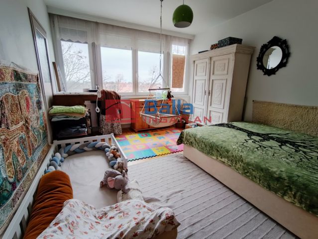 XX. Kerület (Vécsey/Eperjes u-i lakótelep) - Csendes környéken:  56 m&sup2;-es társasházi lakás   (65'000'000 ,- Ft)