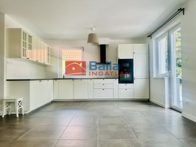 Dunakeszi - Tóváros, Dunakeszi:  116 m²-es társasházi lakás   (155'000'000 ,- Ft)