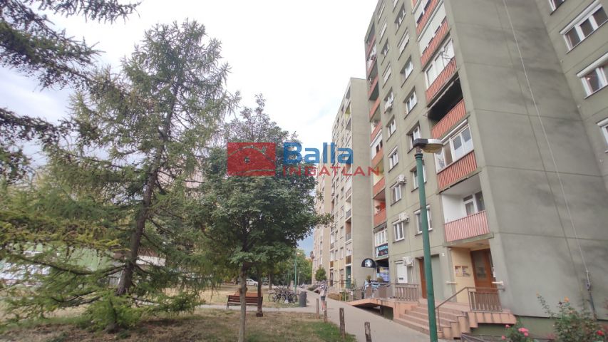 Dunaújváros - Vasmű út:  52 m²-es társasházi lakás   (35'900'000 ,- Ft)