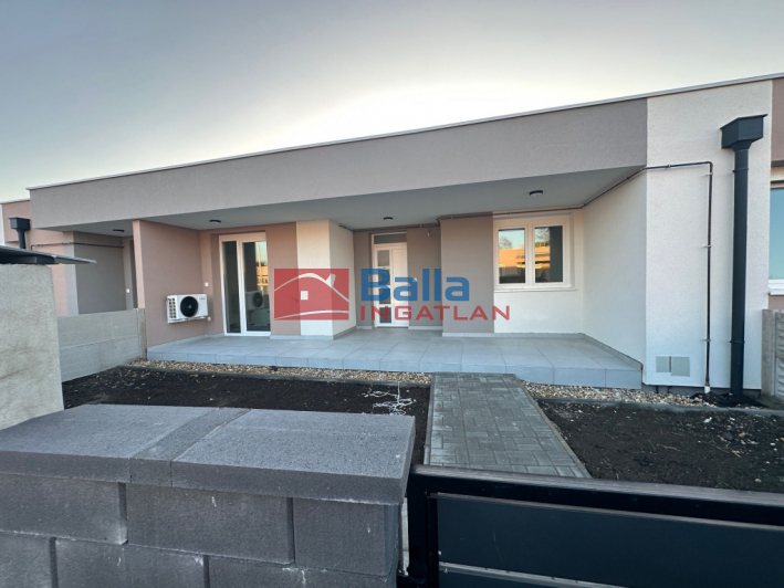 Hatvan - Géza fejedelem utca:  44 m&sup2;-es társasházi lakás   (45'000'000 ,- Ft)