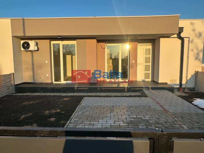 Hatvan - Géza fejedelem utca:  47 m&sup2;-es társasházi lakás   (46'500'000 ,- Ft)