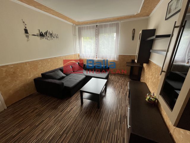 Nyíregyháza - Sarkantyú utca:  49 m²-es társasházi lakás   (120'000 ,- Ft)