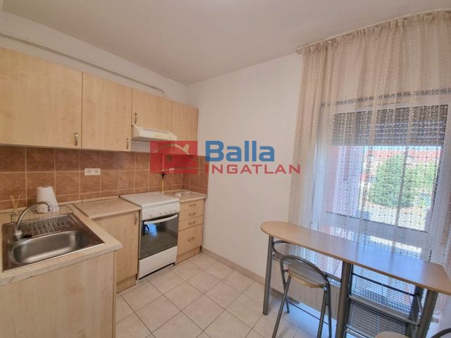 Nyíregyháza - Semmelweis utca:  38 m²-es társasházi lakás   (100'000 ,- Ft)