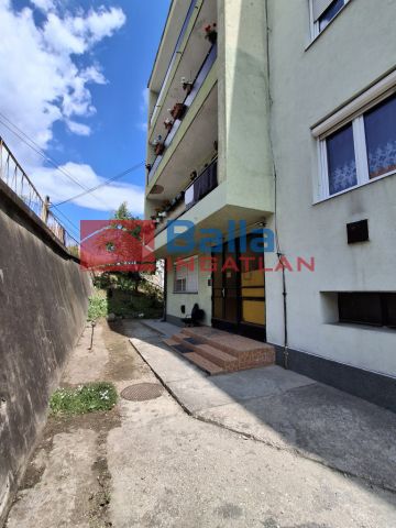 Ózd - Bem utca:  52 m²-es társasházi lakás   (12'500'000 ,- Ft)