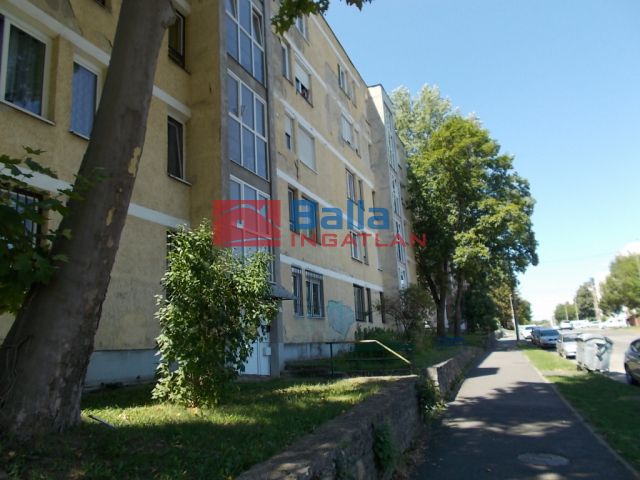 Ózd - Bolyki Fő út:  53 m²-es társasházi lakás   (8'500'000 ,- Ft)