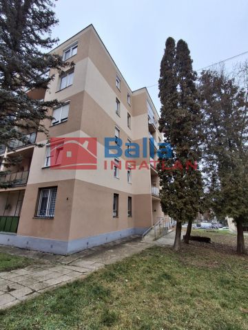 Ózd - Szent István utca:  56 m&sup2;-es társasházi lakás   (20'000'000 ,- Ft)