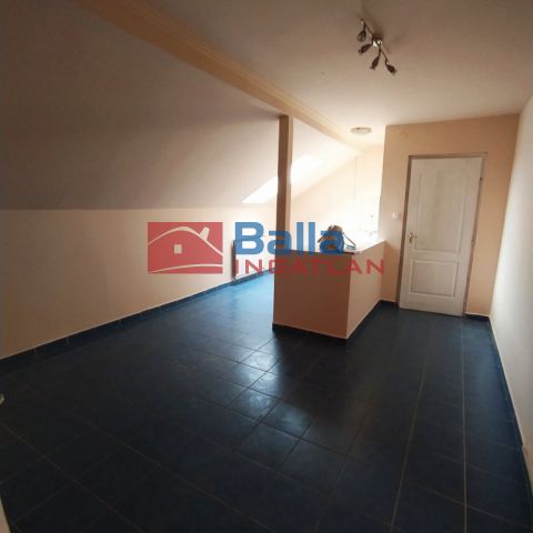 Pécel - Pesti út:  50 m²-es társasházi lakás   (130'000 ,- Ft)