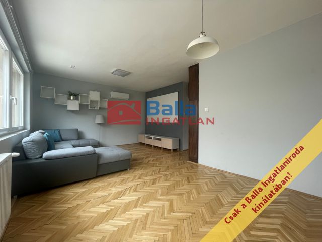 Vác - Cházár András utca:  107 m²-es társasházi lakás   (118'300'000 ,- Ft)