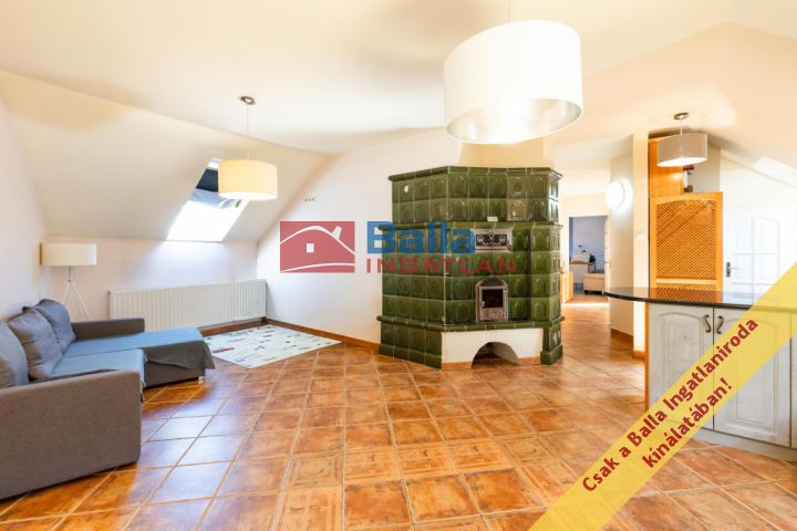 Vác - Hattyú utca:  94 m²-es társasházi lakás   (79'900'000 ,- Ft)