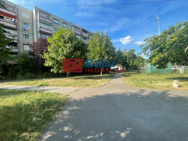 Vác - Kötő utca:  54 m²-es társasházi lakás   (53'500'000 ,- Ft)