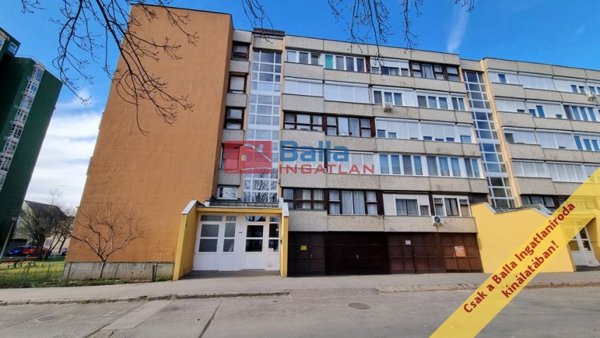 Vác - Rácz Pál utca:  46 m²-es társasházi lakás   (29'900'000 ,- Ft)