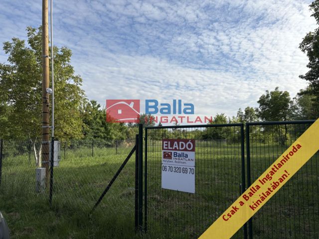 Dömsöd - Dunához utca:  675 m²-es telek   (7'900'000 ,- Ft)