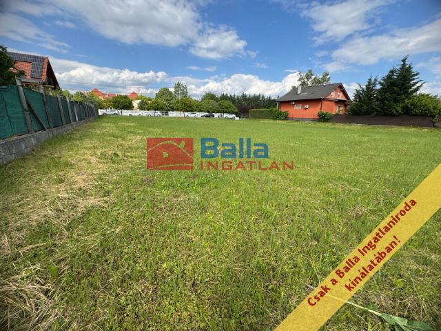 Dunaharaszti - Temető utca:  898 m²-es telek   (69'500'000 ,- Ft)