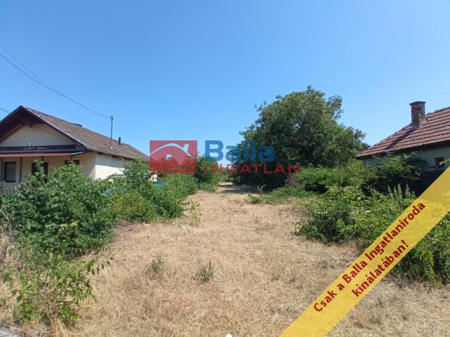 Gyál - EGRESSY út:  1396 m²-es telek   (44'490'000 ,- Ft)