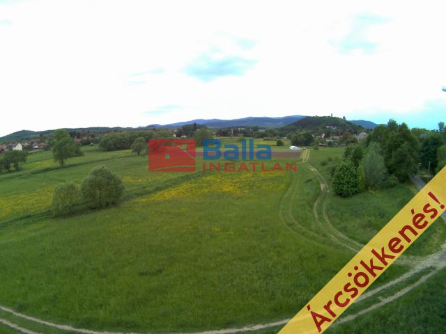 Nógrád - Mikszáth utca:  1426 m²-es telek   (2'750'000 ,- Ft)